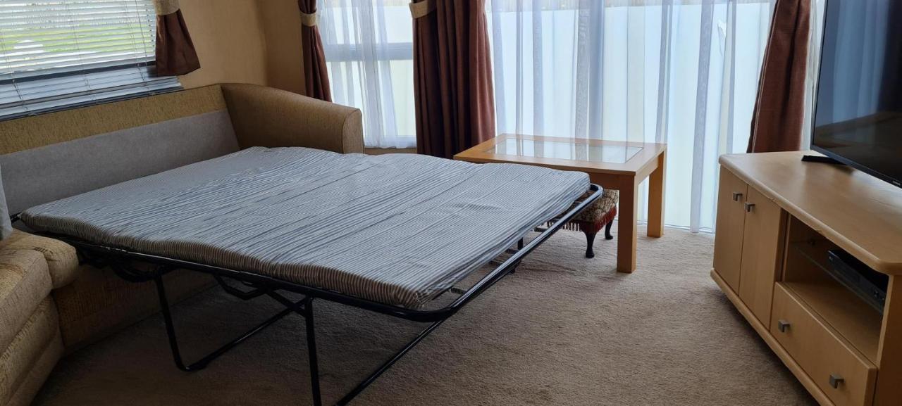 Lovely Caravan With Decking At Coral Beach Park In Lincolnshire Ref 77001C Hotel Ingoldmells Buitenkant foto